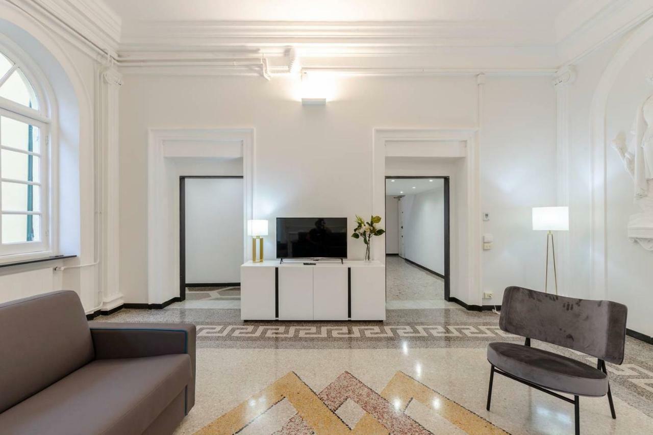 Ferienwohnung Joivy Elegant Flat For 7, In The Heart Of Genua Exterior foto